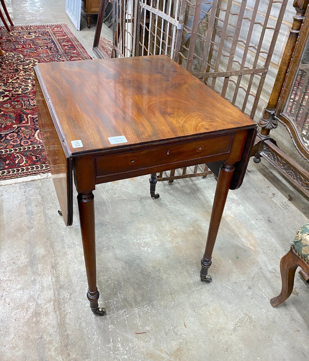 A small George III mahogany Pembroke table, width 61cm, depth 52cm, height 72cm